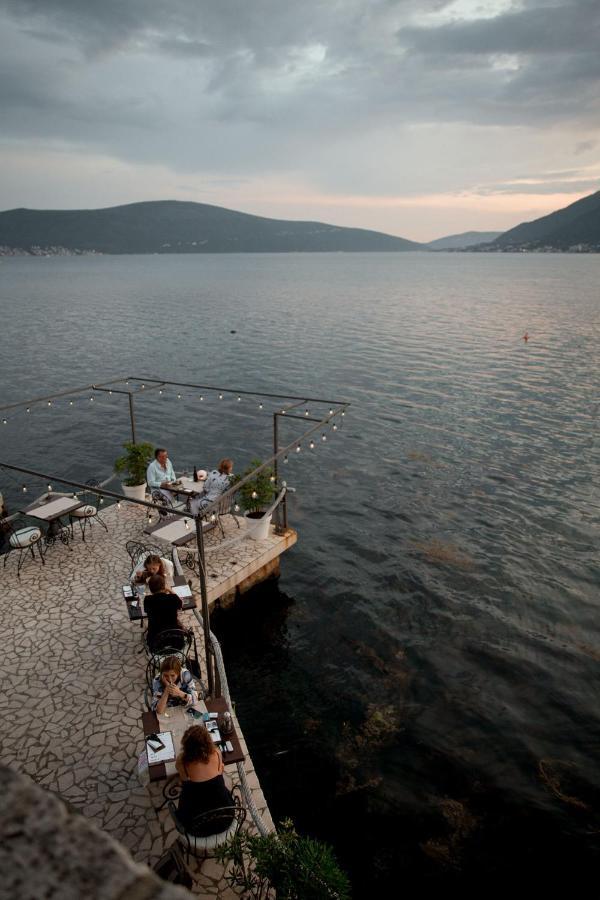 Hotel Carrubba Donja Lastva Exterior foto