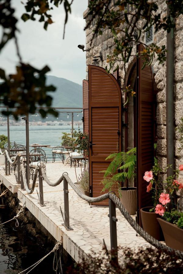 Hotel Carrubba Donja Lastva Exterior foto