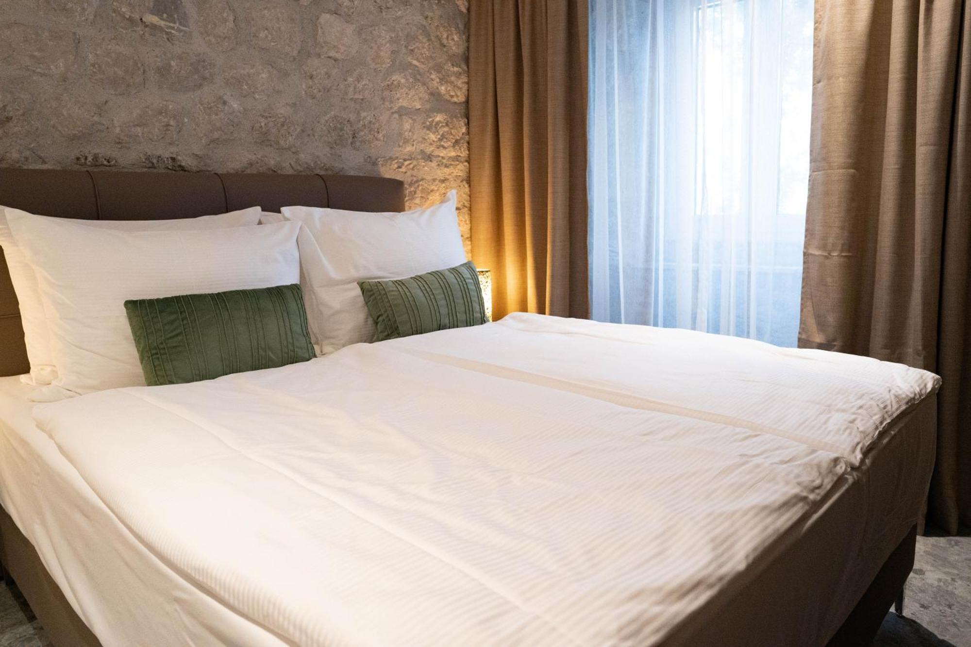 Hotel Carrubba Donja Lastva Cameră foto