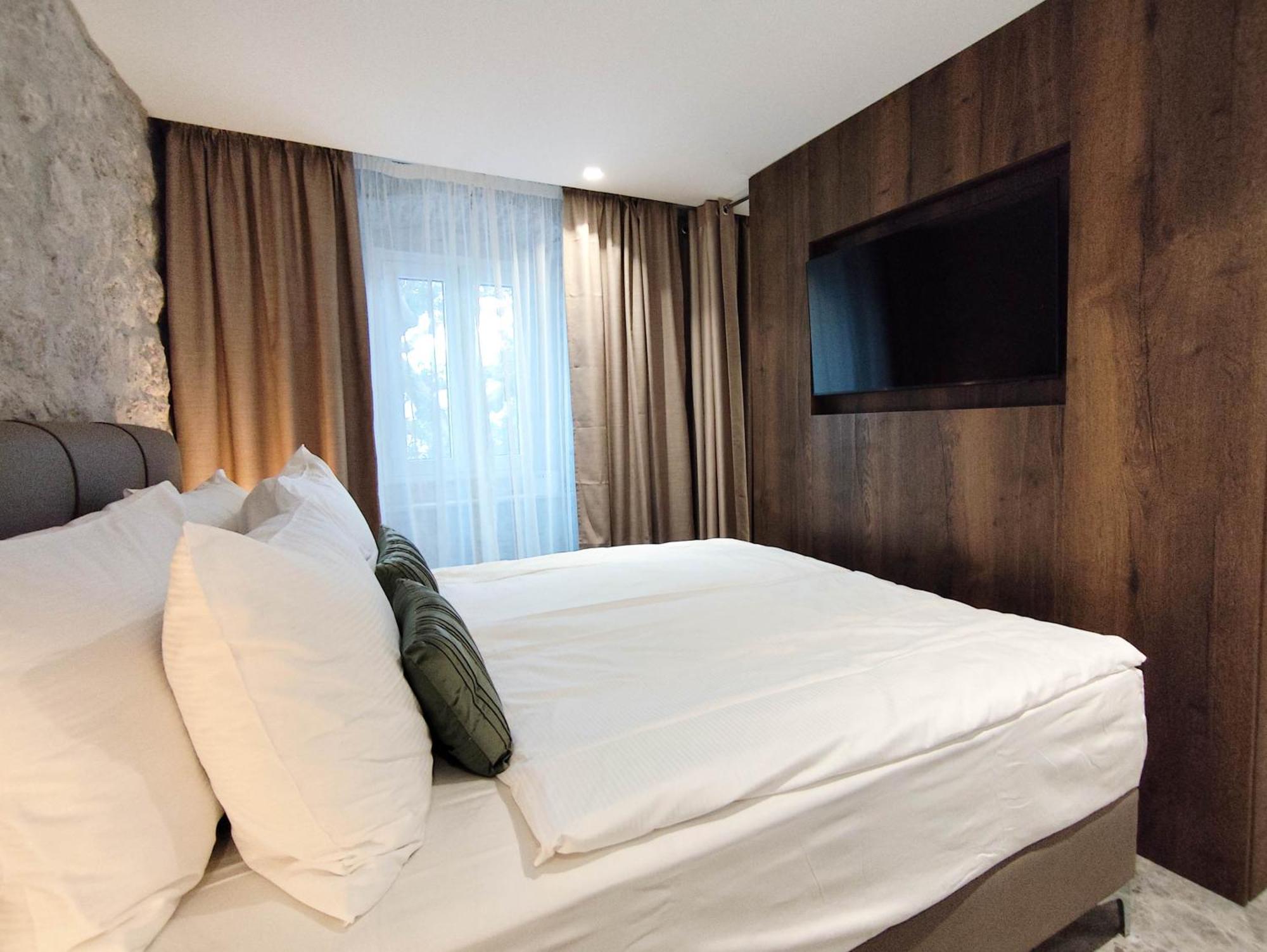 Hotel Carrubba Donja Lastva Cameră foto
