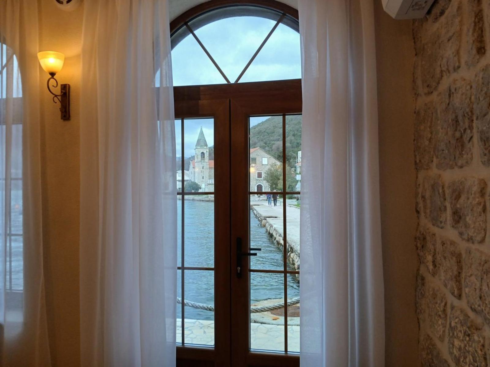 Hotel Carrubba Donja Lastva Cameră foto